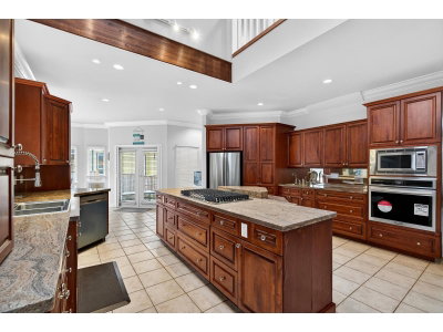 18048 99A Avenue | Surrey British Columbia | Slide Image Twelve