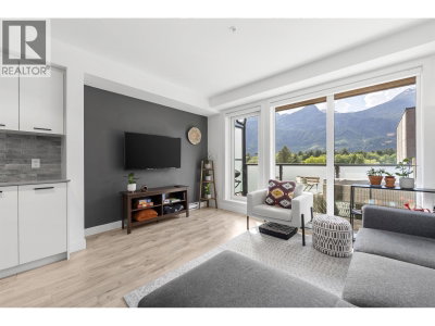 38013 THIRD Avenue | Squamish British Columbia | Slide Image Ten