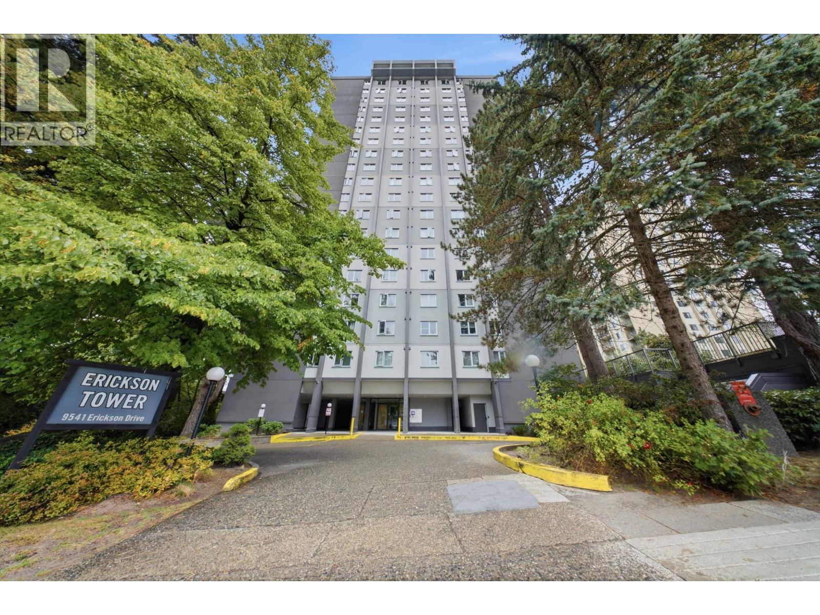 9541 ERICKSON Drive, Burnaby, British Columbia V3J 7N8