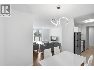 9541 ERICKSON Drive | Burnaby British Columbia | Slide Image Ten