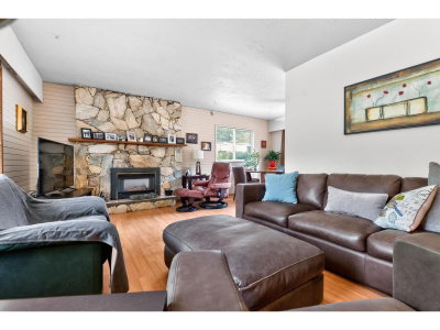 17180 4 Avenue | Surrey British Columbia | Slide Image Nine