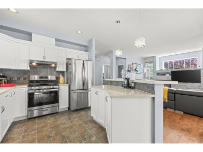 3307 ROSEMARY HEIGHTS Crescent | Surrey British Columbia | Slide Image Fifteen