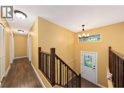 1650 CONNAUGHT Drive | Port Coquitlam British Columbia | Slide Image Three