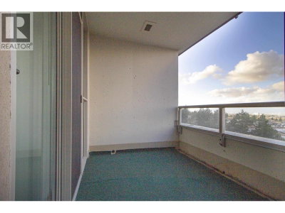 6055 NELSON Avenue | Burnaby British Columbia | Slide Image Nine