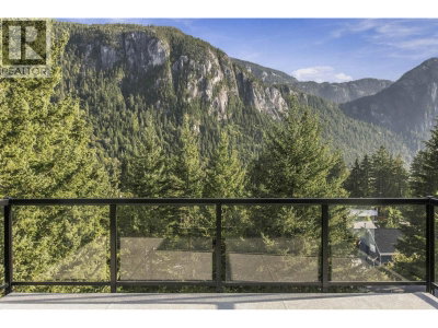 2098 CRUMPIT WOODS Drive | Squamish British Columbia | Slide Image Four