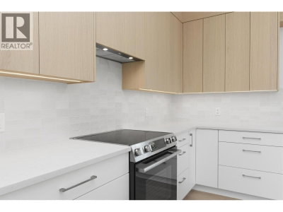 2096 CRUMPIT WOODS Drive | Squamish British Columbia | Slide Image Ten