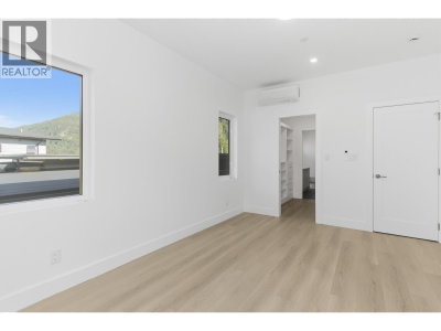 2096 CRUMPIT WOODS Drive | Squamish British Columbia | Slide Image Eighteen