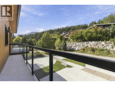2096 CRUMPIT WOODS Drive | Squamish British Columbia | Slide Image Nineteen