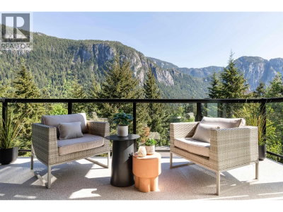 2096 CRUMPIT WOODS Drive | Squamish British Columbia | Slide Image Thirteen