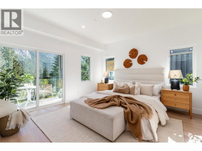 2096 CRUMPIT WOODS Drive | Squamish British Columbia | Slide Image Twenty