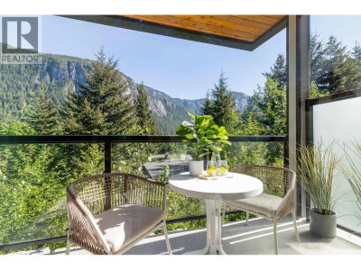 2096 CRUMPIT WOODS Drive | Squamish British Columbia | Slide Image Twenty-four
