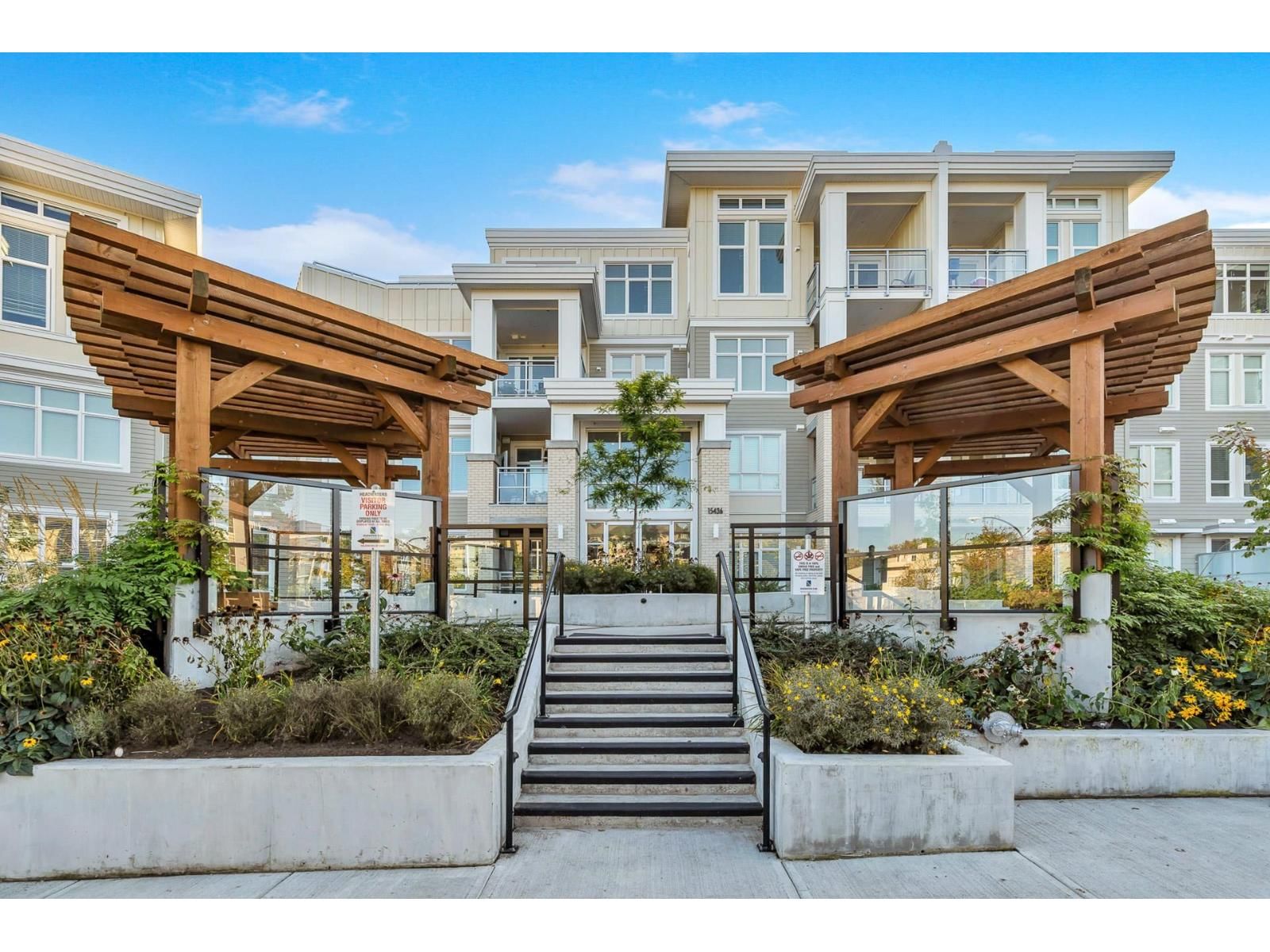 15436 31 Avenue, Surrey, British Columbia V3Z 1H3
