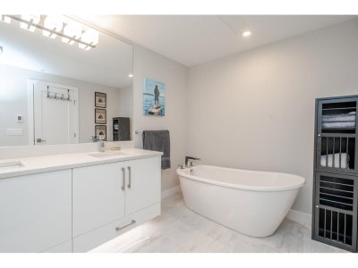 15436 31 Avenue | Surrey British Columbia | Slide Image Twenty