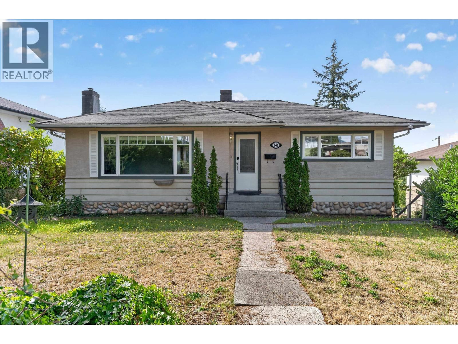 341 24TH Street, North Vancouver, British Columbia V7M 2C7