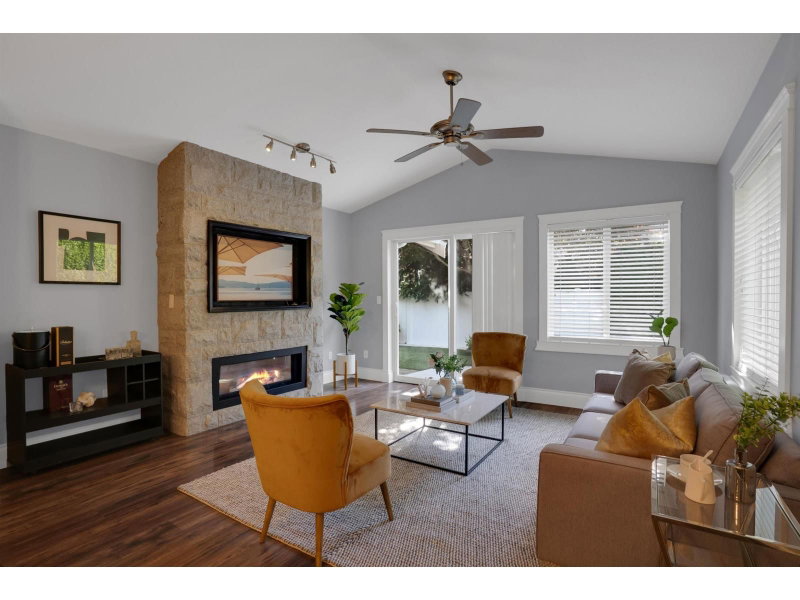 17516 4TH Avenue Surrey British Columbia, V3Z 0S1 - 2 Bedrooms Condo For Sale