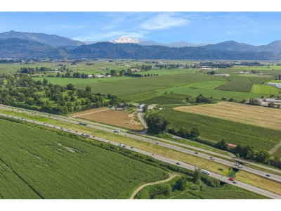 35826 SOUTH PARALLEL Road | Abbotsford British Columbia | Slide Image Three