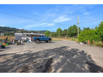 35826 SOUTH PARALLEL Road | Abbotsford British Columbia | Slide Image Thirty-two