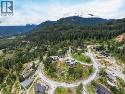 1709 WISHBONE Court | Squamish British Columbia | Slide Image Twelve