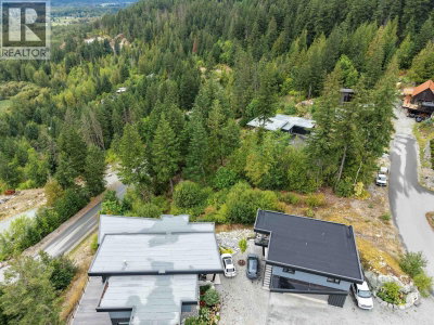 1709 WISHBONE Court | Squamish British Columbia | Slide Image Thirteen