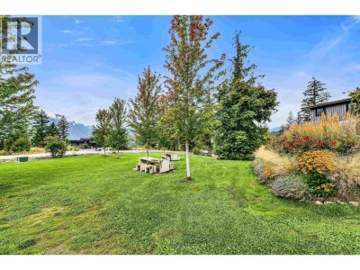 1709 WISHBONE Court | Squamish British Columbia | Slide Image Fifteen