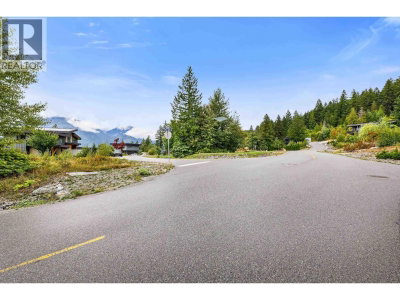 1709 WISHBONE Court | Squamish British Columbia | Slide Image Sixteen