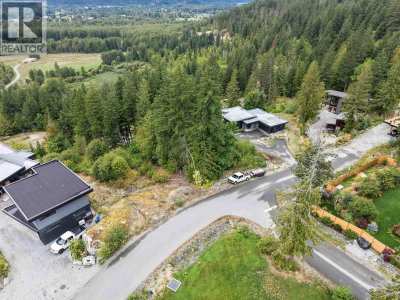 1709 WISHBONE Court | Squamish British Columbia | Slide Image Eight