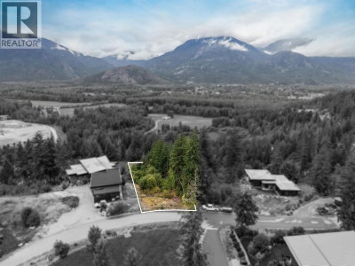 1709 WISHBONE Court | Squamish British Columbia | Slide Image Nine