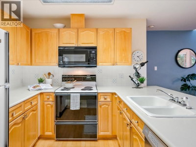 4636 BLACKCOMB Way | Whistler British Columbia | Slide Image Eight
