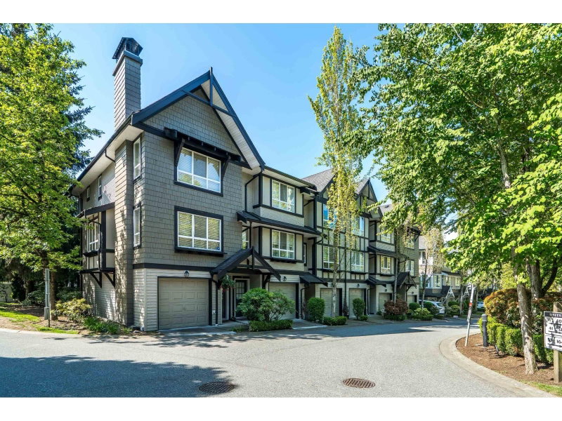 6747 203 Street Langley British Columbia, V2Y 3B5 - 2 Bedrooms Condo For Sale