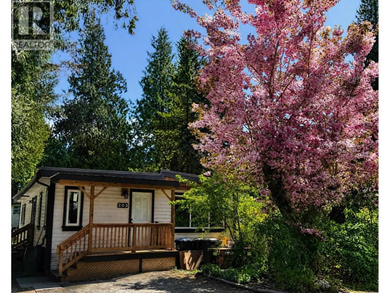 1830 MAMQUAM Road Squamish British Columbia, V0N 1T0 - 3 Bedrooms Home For Sale
