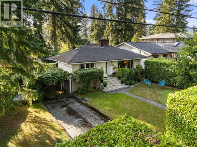2011 BRIDGMAN Avenue | North Vancouver British Columbia | Slide Image Three