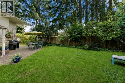 2011 BRIDGMAN Avenue | North Vancouver British Columbia | Slide Image Thirty-three