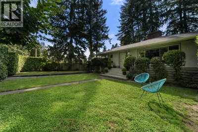 2011 BRIDGMAN Avenue | North Vancouver British Columbia | Slide Image Thirty-five