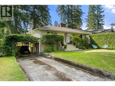 2011 BRIDGMAN Avenue | North Vancouver British Columbia | Slide Image Thirty-seven