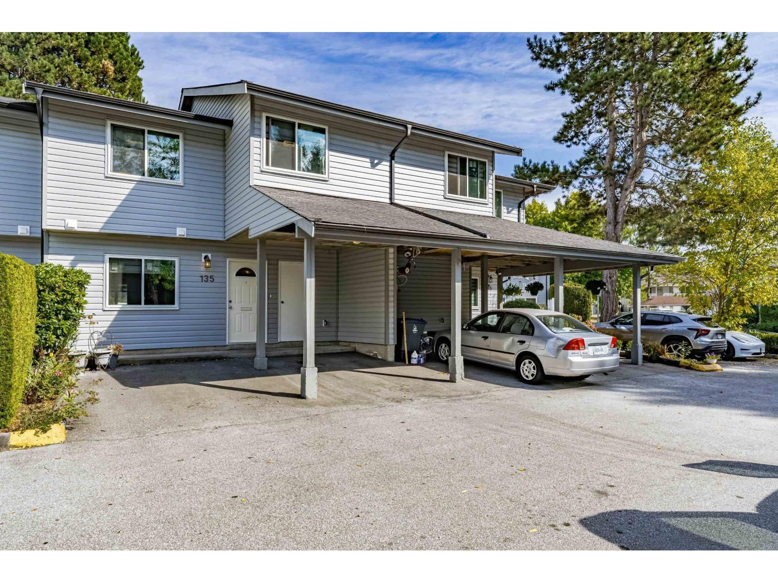 7325 140 Street, Surrey, British Columbia V3W 5J6