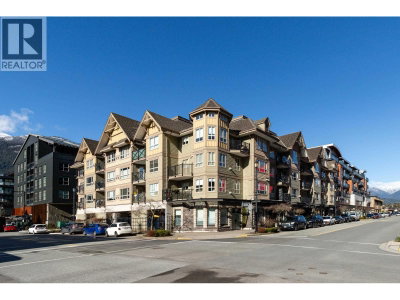 38003 SECOND Avenue | Squamish British Columbia | Slide Image Three