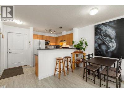 38003 SECOND Avenue | Squamish British Columbia | Slide Image Eight
