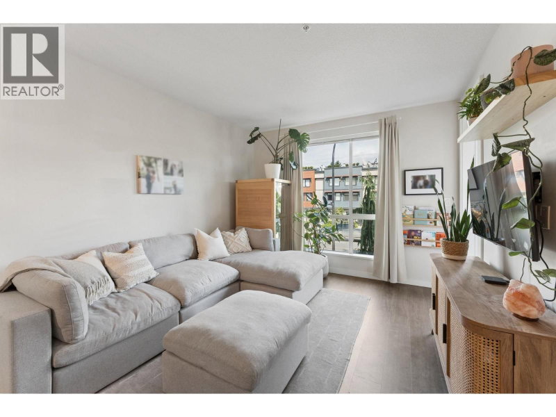 625 3RD Street North Vancouver British Columbia, V7L 1G6 - 1 Bedroom Condo For Sale