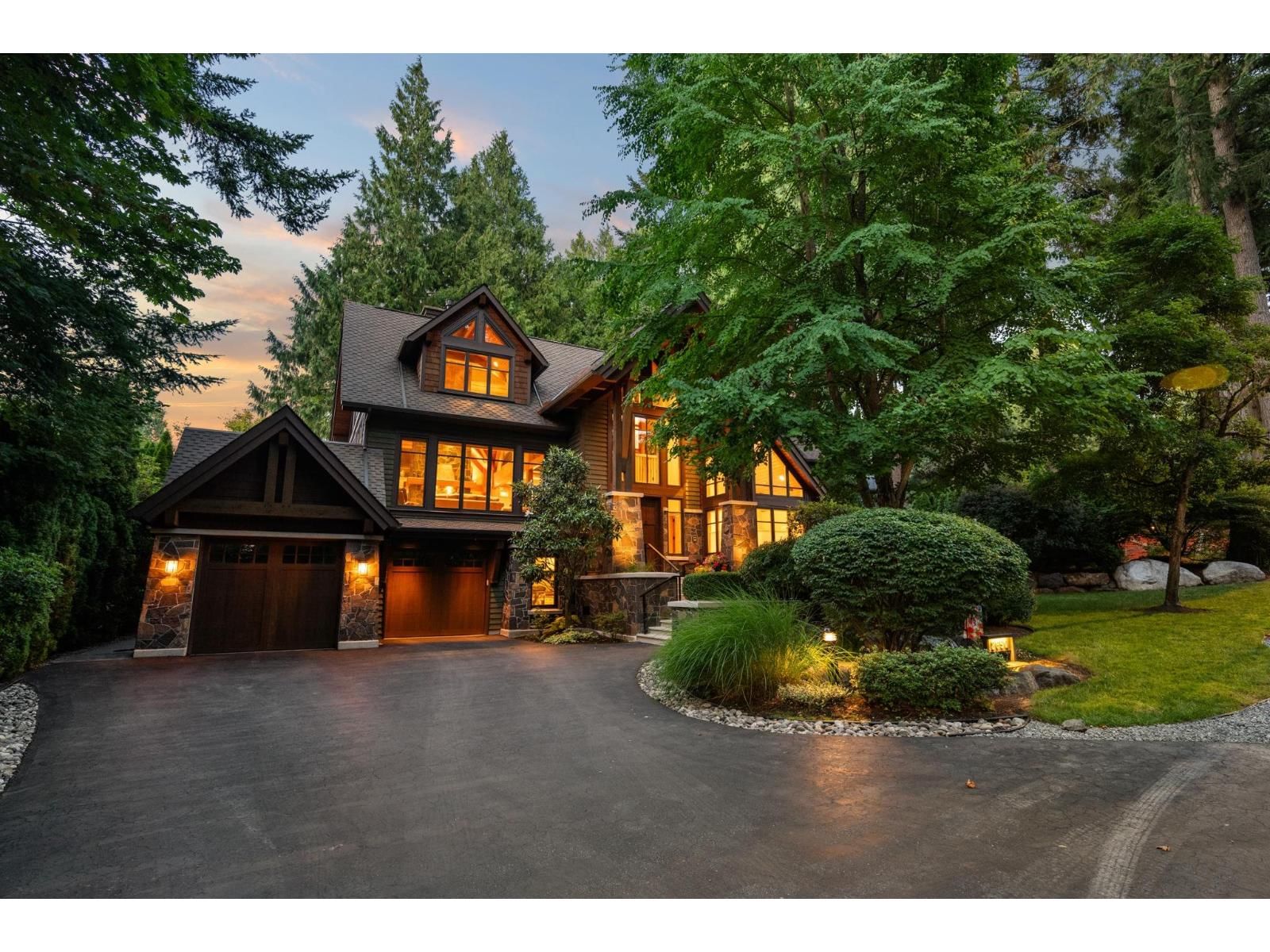 2650 DOGWOOD Drive, Surrey, British Columbia V4A 3K5