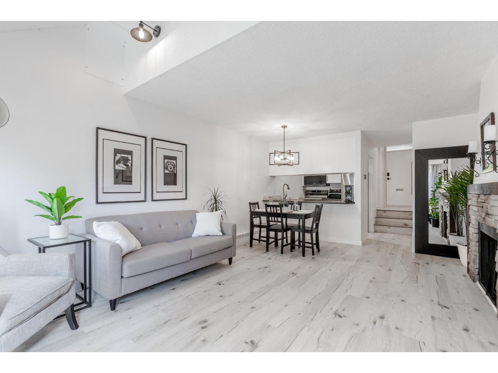 17710 60 Avenue, Surrey, British Columbia V3S 1V2