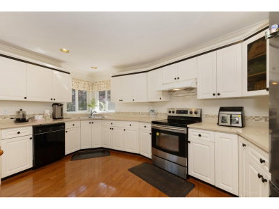 15898 99A Avenue | Surrey British Columbia | Slide Image Thirteen