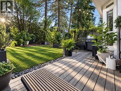 650 ROCHE POINT Drive | North Vancouver British Columbia | Slide Image Twelve