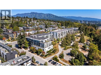 707 3 Street | North Vancouver British Columbia | Slide Image Two