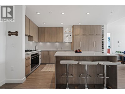707 3 Street | North Vancouver British Columbia | Slide Image Eight