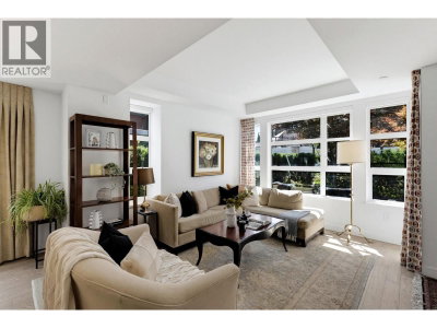 1055 RIDGEWOOD Drive | North Vancouver British Columbia | Slide Image Four
