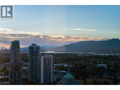 2008 ROSSER Avenue | Burnaby British Columbia | Slide Image Nineteen