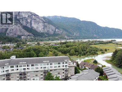 1212 MAIN Street | Squamish British Columbia | Slide Image Thirty-one