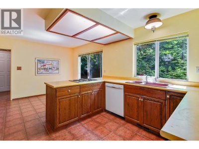 1671 HAVERHILL Place | North Vancouver British Columbia | Slide Image Nine