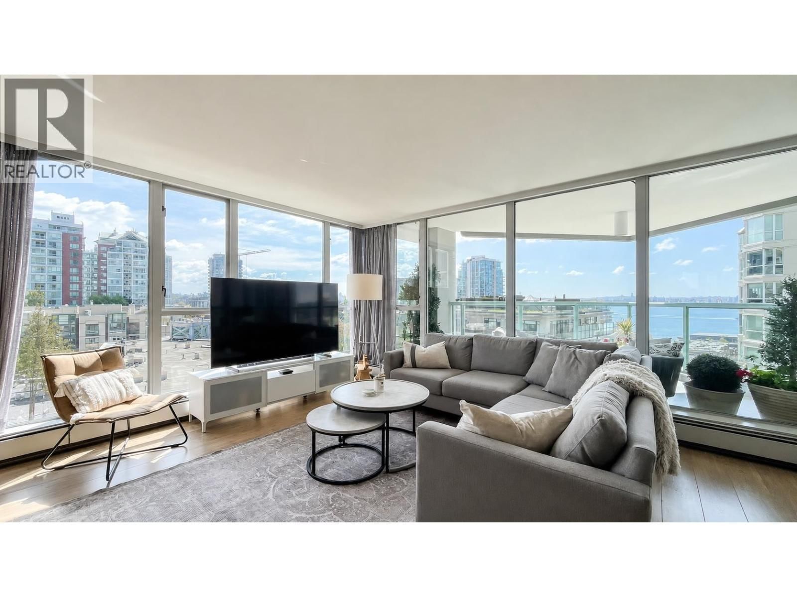 120 2ND Street, North Vancouver, British Columbia V7M 1C3