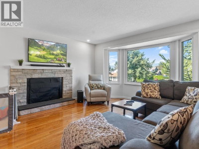 20360 THORNE Avenue | Maple Ridge British Columbia | Slide Image Three